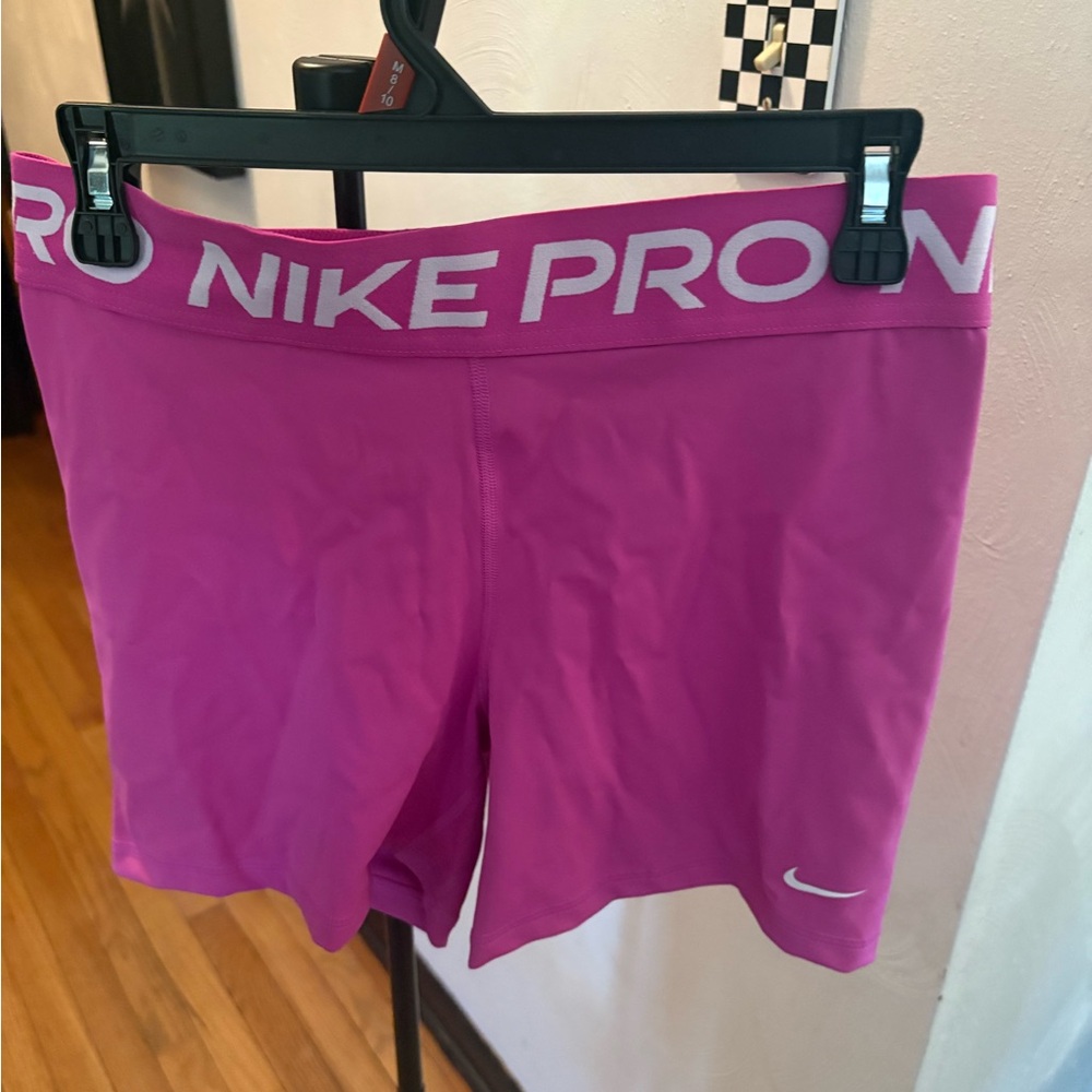 Nike Pro Women's Pink Shorts size large 5”
